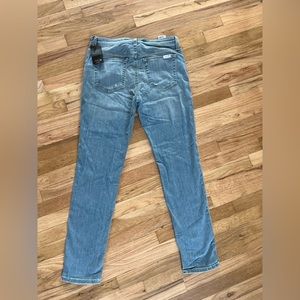 Joe’s Jeans boyfriend slim ankle jeans- new